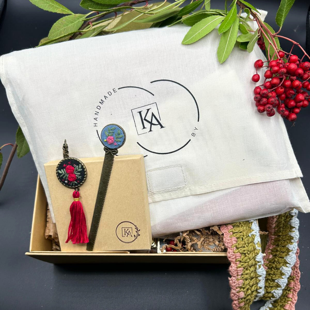 Viani Essentials Trio (Zodiac Elemental Totes with Bookmark and Keychain)